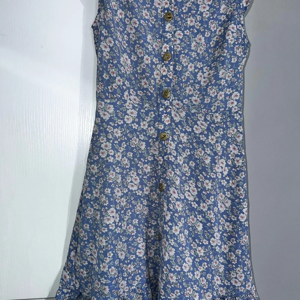 Monteau Los Angeles Button Front Midi Dress in Blue Floral - Picture 2 of 13